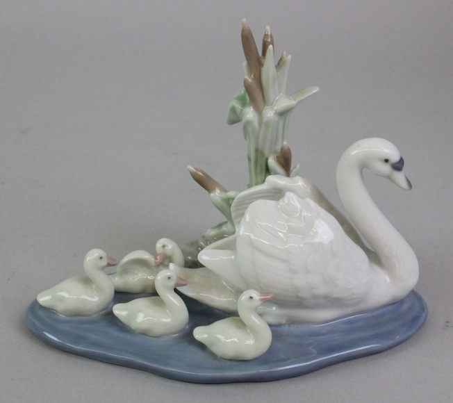 Image for Online Only - Lladro Collection: 9-5-17