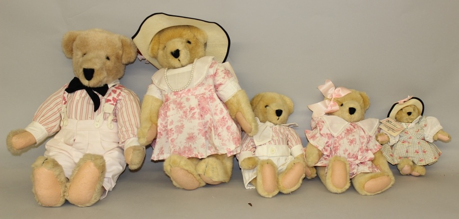 Image for Online Only - 1960's - 1990's Dolls and Accessories: 9-26-17