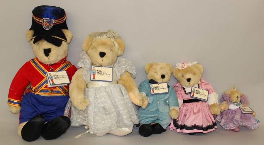 Image for Online Only - 1960's - 1990's Dolls and Accessories: 9-26-17