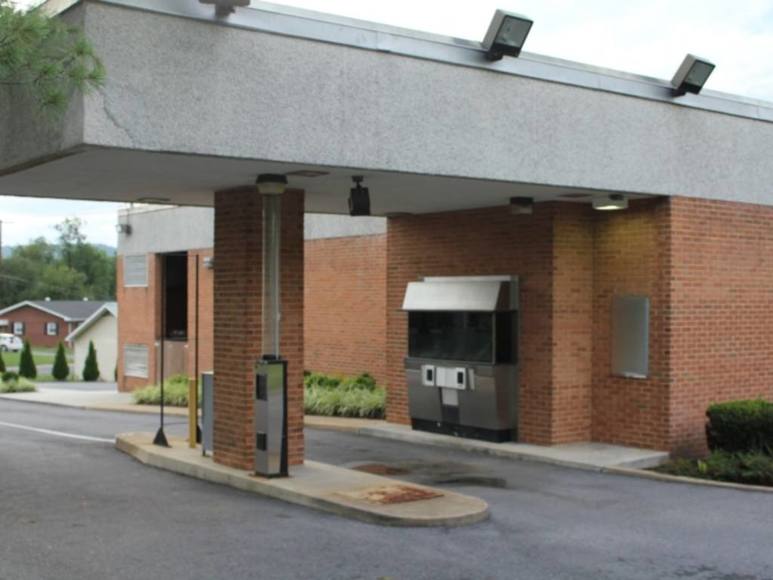 BANK BRANCH BUILDING in GLADE SPRING, ONLY AUCTION!!!