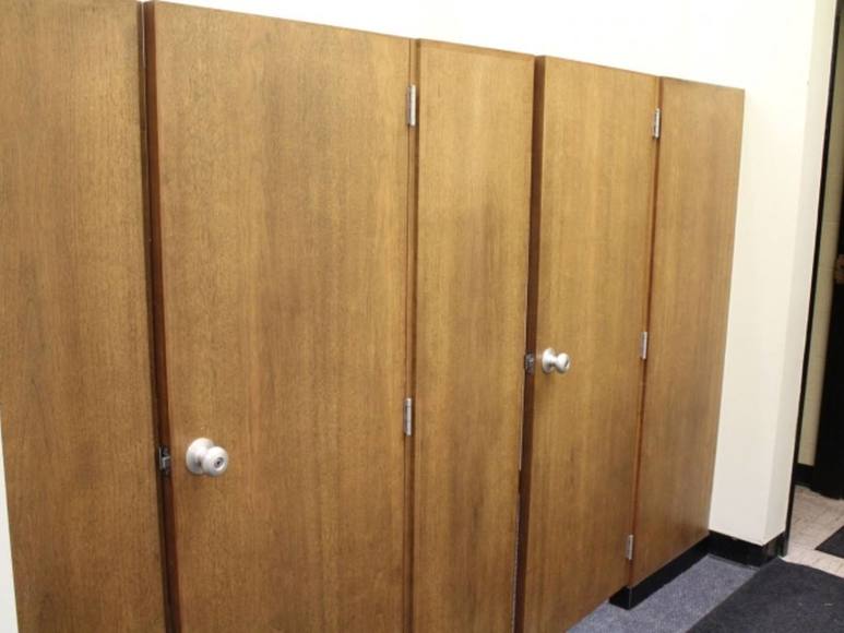 BANK BRANCH BUILDING in GLADE SPRING, ONLY AUCTION!!!