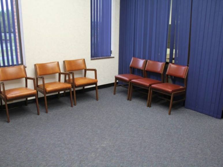 BANK BRANCH BUILDING in GLADE SPRING, ONLY AUCTION!!!