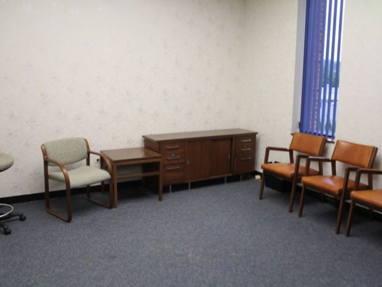 BANK BRANCH BUILDING in GLADE SPRING, ONLY AUCTION!!!