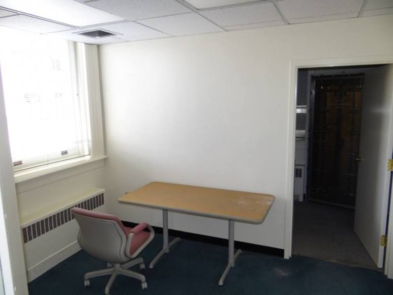 Image for RETAIL BANK BUILDING in FEDERALSBURG, MD--ONLINE ONLY AUCTION!!