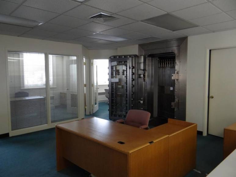 Image for RETAIL BANK BUILDING in FEDERALSBURG, MD--ONLINE ONLY AUCTION!!