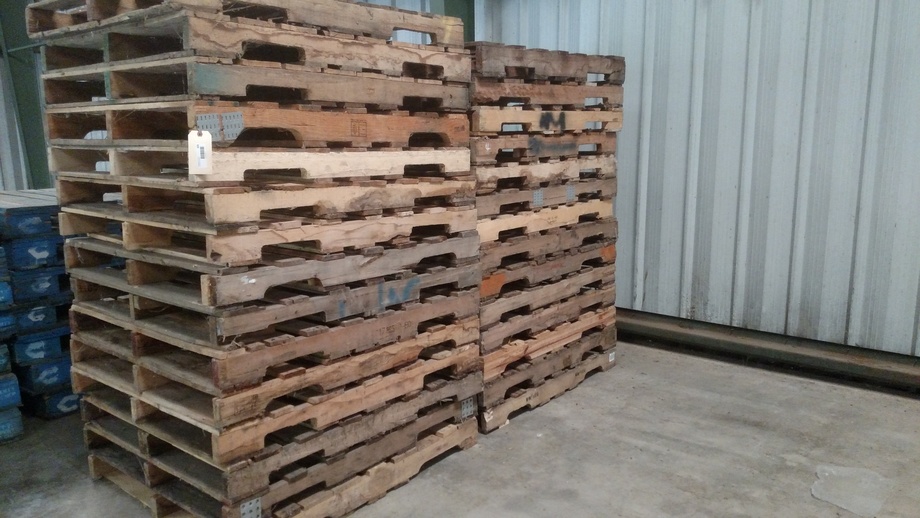 Brown Warehouse Auction