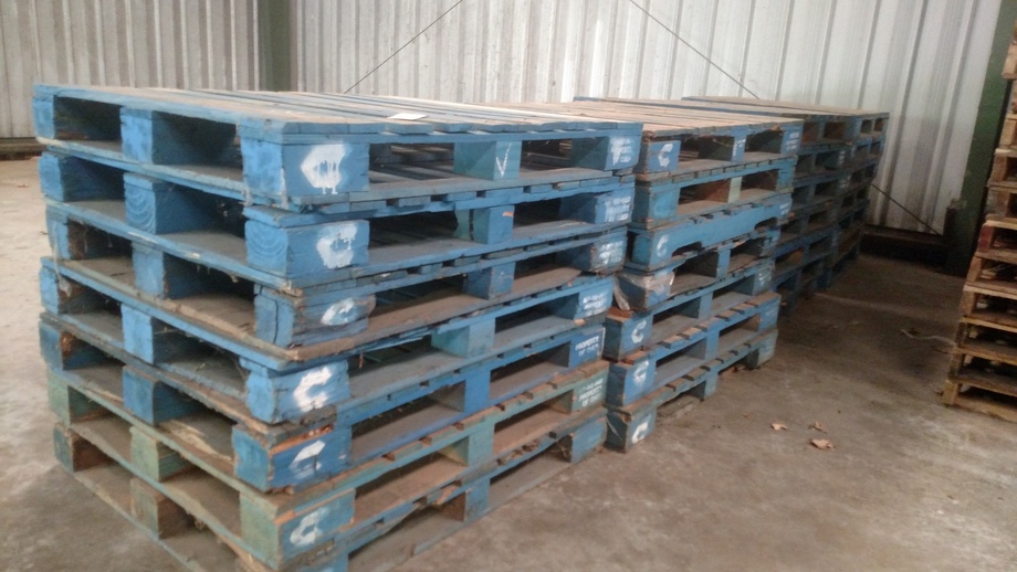 Brown Warehouse Auction