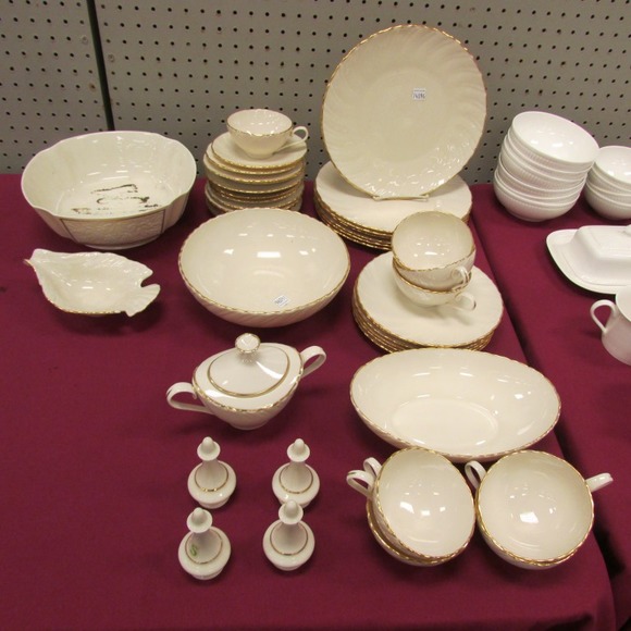 Image for Gallery/Estate and Train Auction: 10-12-17