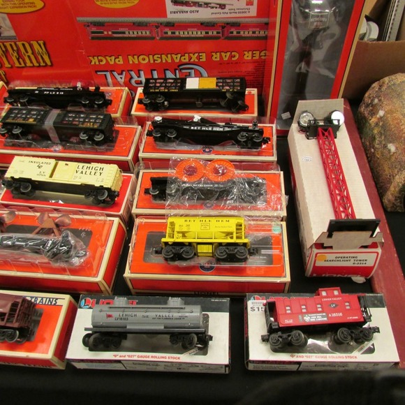 Image for Gallery/Estate and Train Auction: 10-12-17