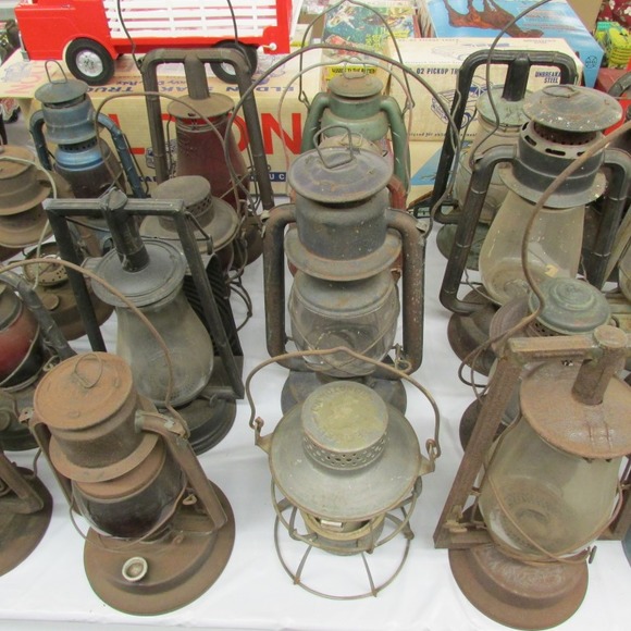 Image for Gallery/Estate and Train Auction: 10-12-17