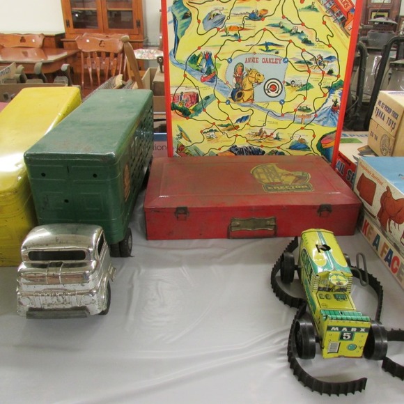 Image for Gallery/Estate and Train Auction: 10-12-17