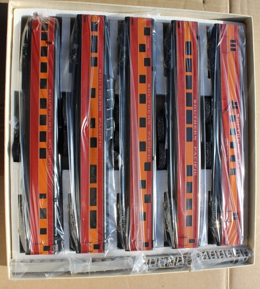 Image for Gallery/Estate, Vintage Clothing and Train Auction: 11-30-17