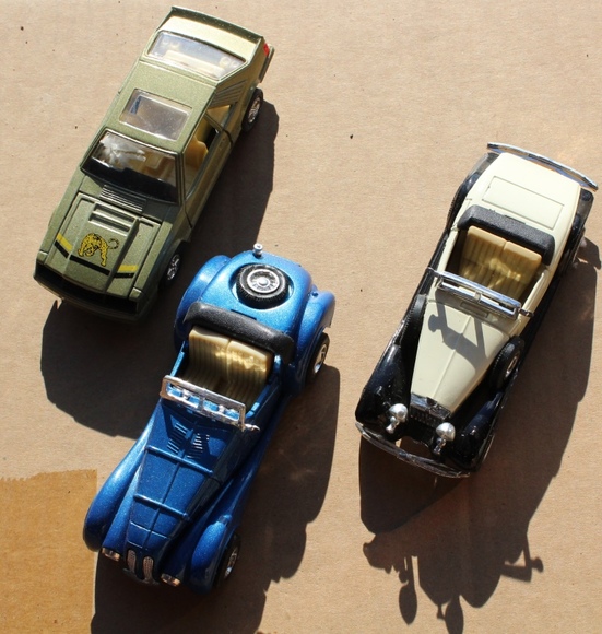 Image for Gallery/Estate, Vintage Clothing and Train Auction: 11-30-17