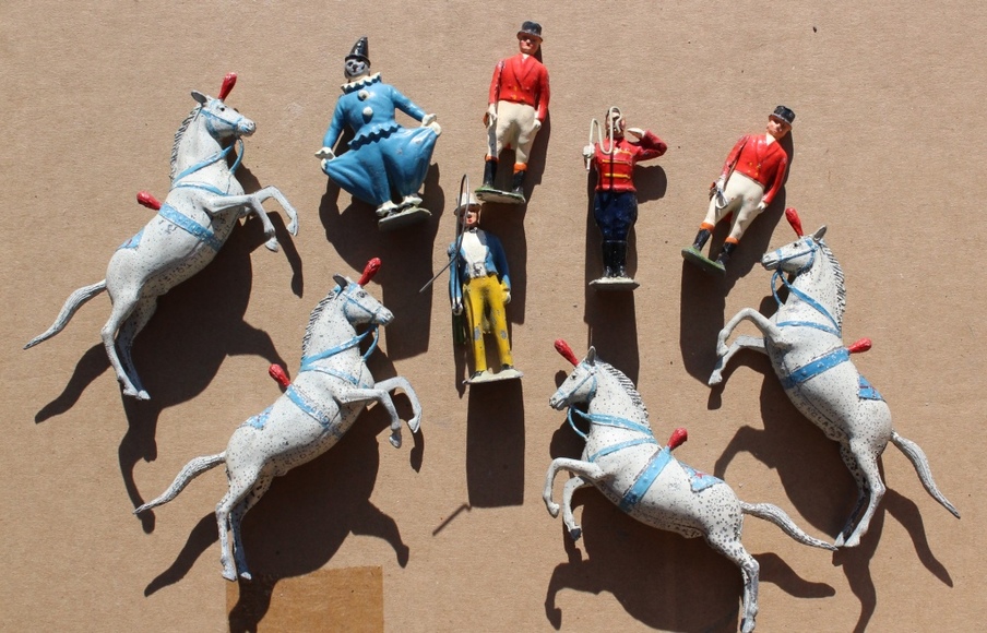 Image for Gallery/Estate, Vintage Clothing and Train Auction: 11-30-17