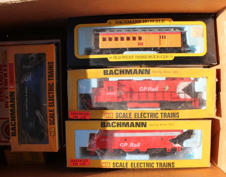 Image for Gallery/Estate, Vintage Clothing and Train Auction: 11-30-17