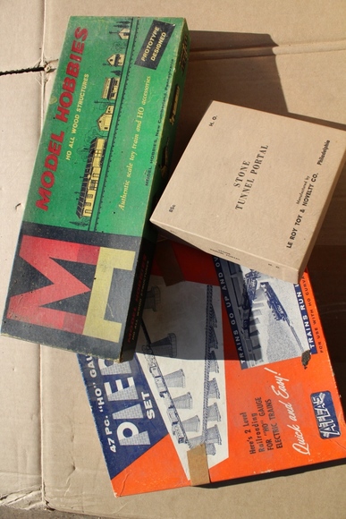 Image for Gallery/Estate, Vintage Clothing and Train Auction: 11-30-17