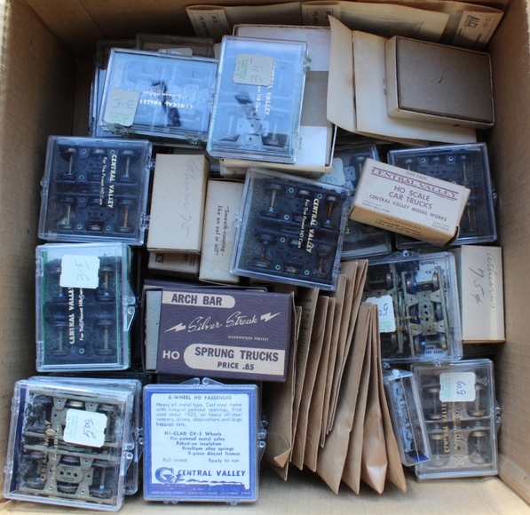 Image for Gallery/Estate, Vintage Clothing and Train Auction: 11-30-17