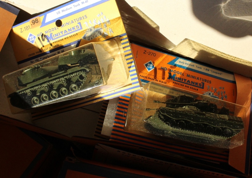 Image for Gallery/Estate, Vintage Clothing and Train Auction: 11-30-17