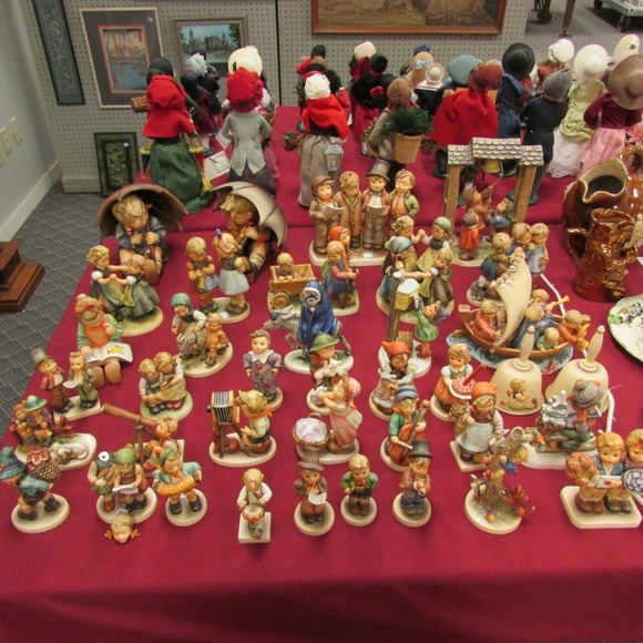 Image for Gallery/Estate, Vintage Clothing and Train Auction: 11-30-17