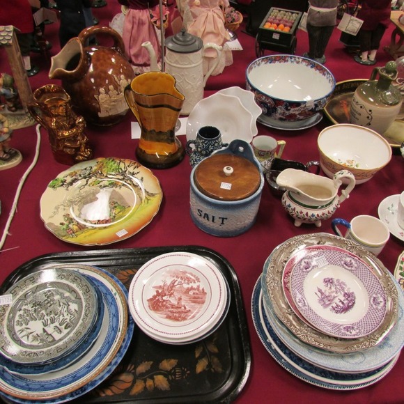 Image for Gallery/Estate, Vintage Clothing and Train Auction: 11-30-17