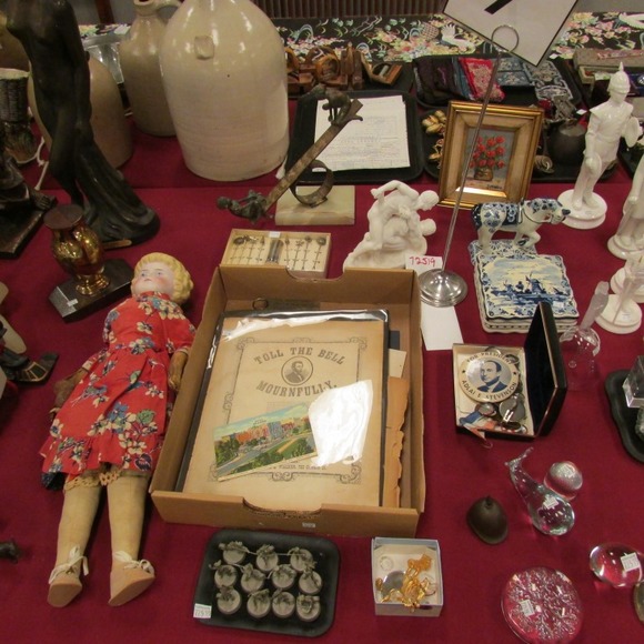 Image for Gallery/Estate, Vintage Clothing and Train Auction: 11-30-17