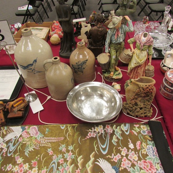 Image for Gallery/Estate, Vintage Clothing and Train Auction: 11-30-17