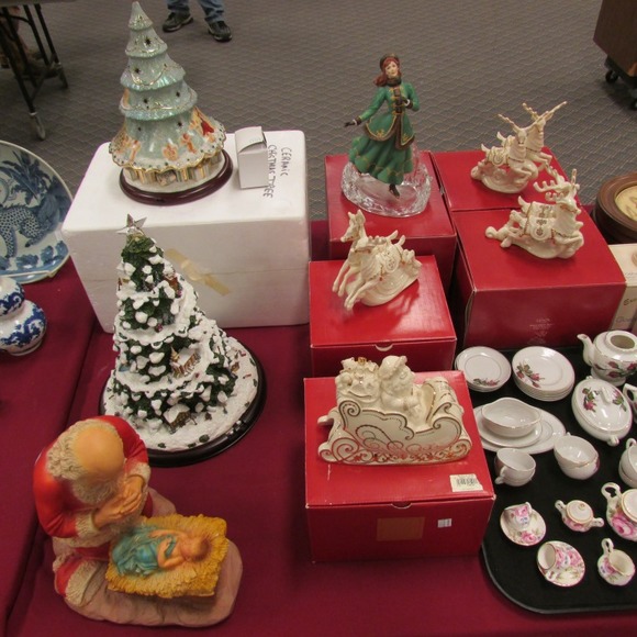 Image for Gallery/Estate, Vintage Clothing and Train Auction: 11-30-17