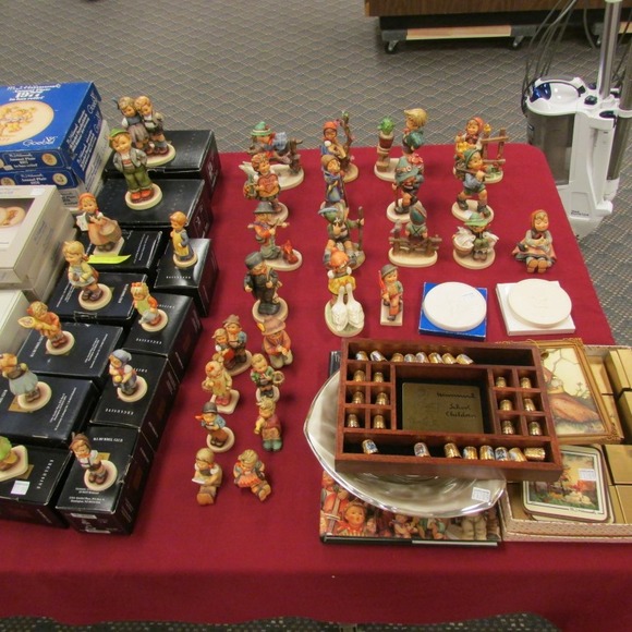 Image for Gallery/Estate, Vintage Clothing and Train Auction: 11-30-17