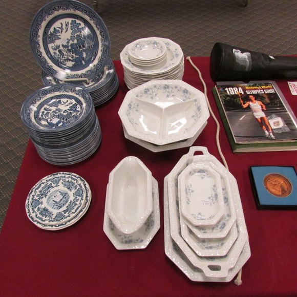 Image for Gallery/Estate, Vintage Clothing and Train Auction: 11-30-17