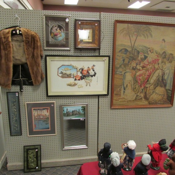 Image for Gallery/Estate, Vintage Clothing and Train Auction: 11-30-17