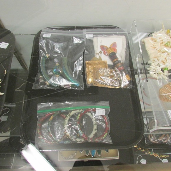 Image for Gallery/Estate, Vintage Clothing and Train Auction: 11-30-17