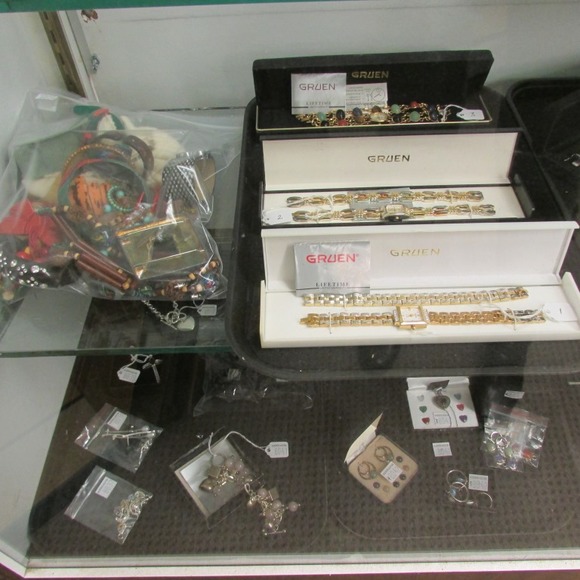 Image for Gallery/Estate, Vintage Clothing and Train Auction: 11-30-17