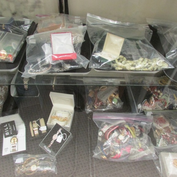 Image for Gallery/Estate, Vintage Clothing and Train Auction: 11-30-17