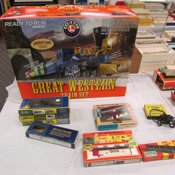 Image for Gallery/Estate, Vintage Clothing and Train Auction: 11-30-17