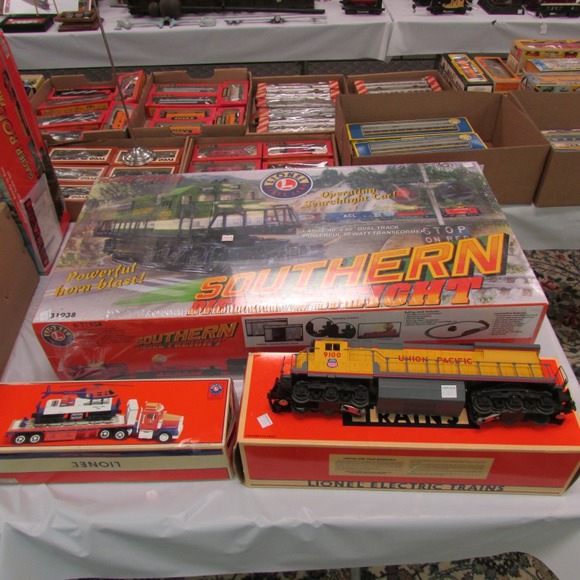 Image for Gallery/Estate, Vintage Clothing and Train Auction: 11-30-17