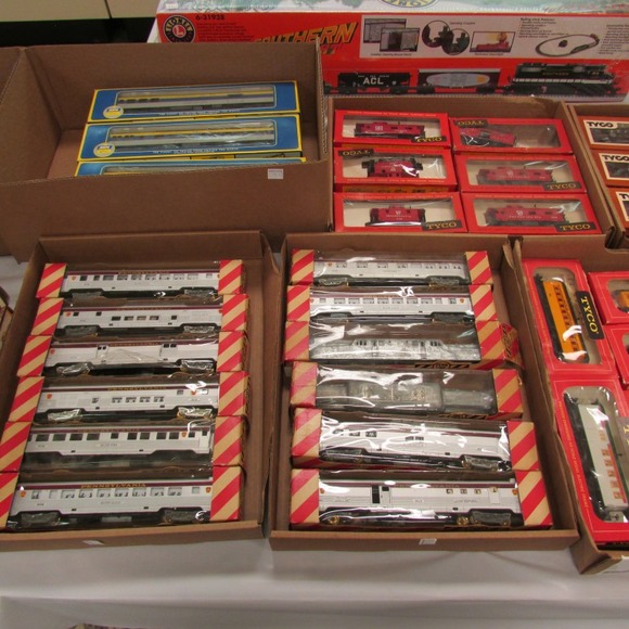 Image for Gallery/Estate, Vintage Clothing and Train Auction: 11-30-17