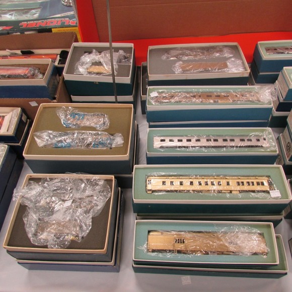 Image for Gallery/Estate, Vintage Clothing and Train Auction: 11-30-17