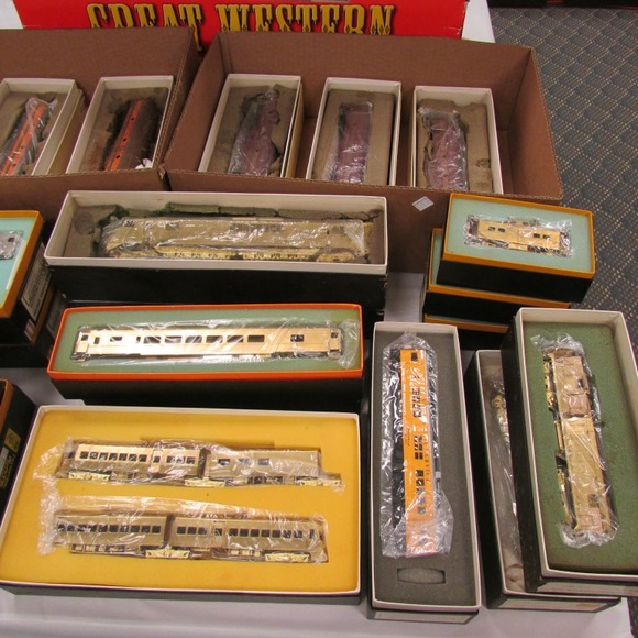 Image for Gallery/Estate, Vintage Clothing and Train Auction: 11-30-17