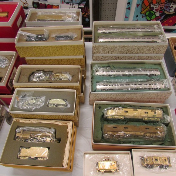 Image for Gallery/Estate, Vintage Clothing and Train Auction: 11-30-17