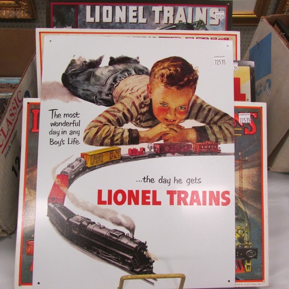 Image for Gallery/Estate, Vintage Clothing and Train Auction: 11-30-17