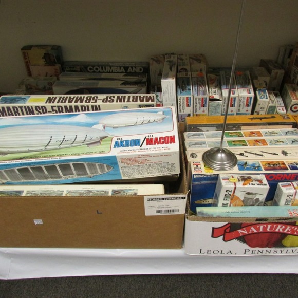 Image for Gallery/Estate, Vintage Clothing and Train Auction: 11-30-17