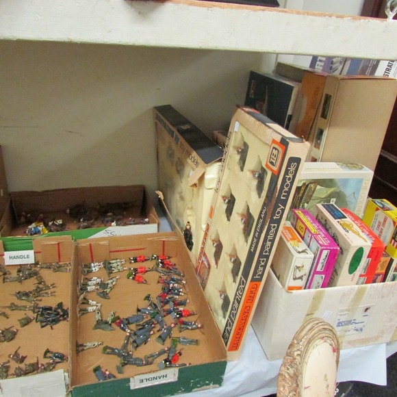 Image for Gallery/Estate, Vintage Clothing and Train Auction: 11-30-17