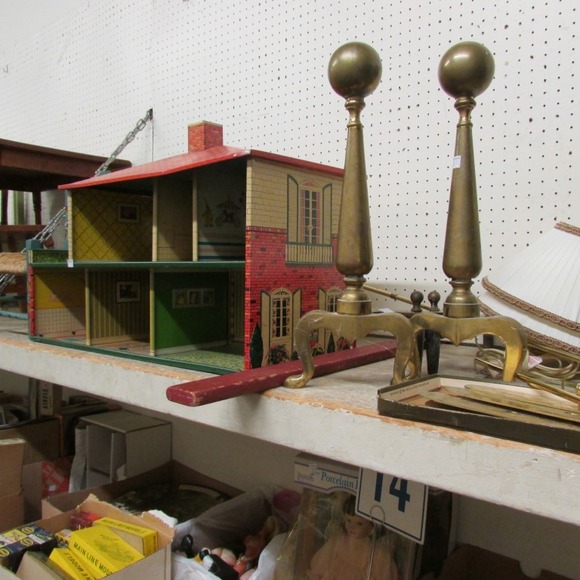 Image for Gallery/Estate, Vintage Clothing and Train Auction: 11-30-17