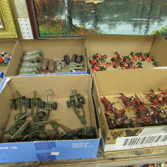 Image for Gallery/Estate, Vintage Clothing and Train Auction: 11-30-17