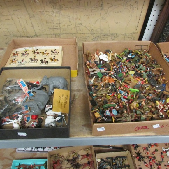 Image for Gallery/Estate, Vintage Clothing and Train Auction: 11-30-17