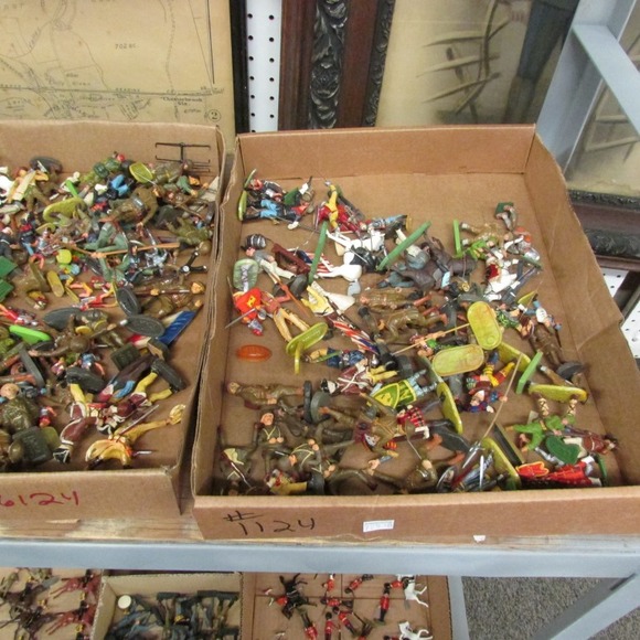 Image for Gallery/Estate, Vintage Clothing and Train Auction: 11-30-17