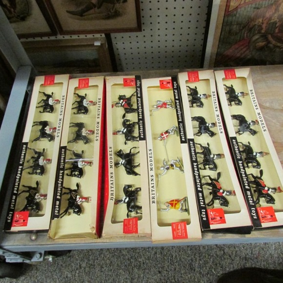 Image for Gallery/Estate, Vintage Clothing and Train Auction: 11-30-17