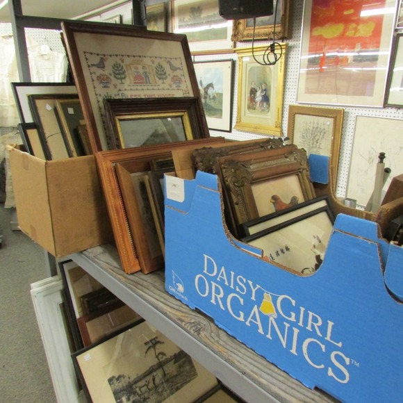 Image for Gallery/Estate, Vintage Clothing and Train Auction: 11-30-17