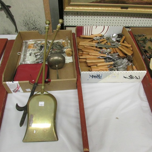 Image for Gallery/Estate, Vintage Clothing and Train Auction: 11-30-17