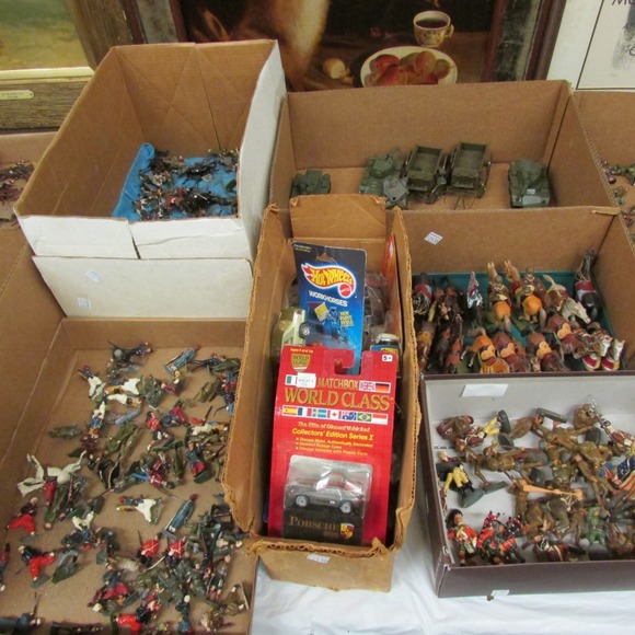 Image for Gallery/Estate, Vintage Clothing and Train Auction: 11-30-17